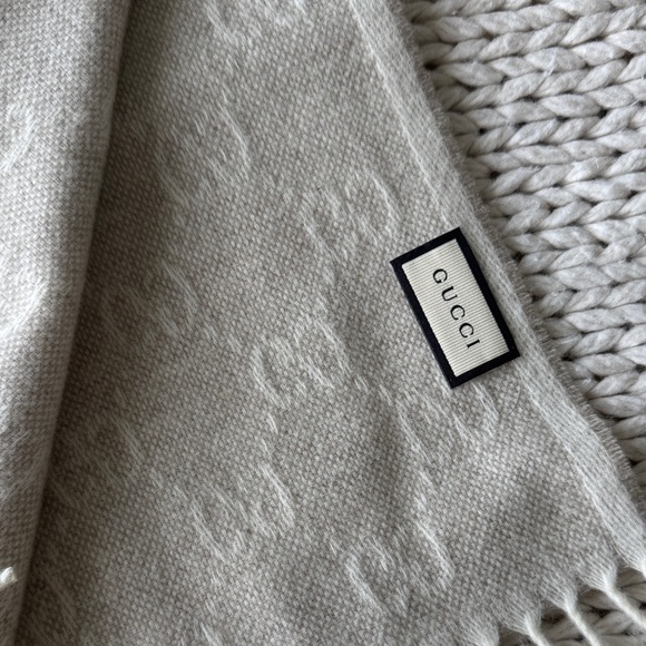Authentic GUCCI Wool Scarf - Picture 2 of 3